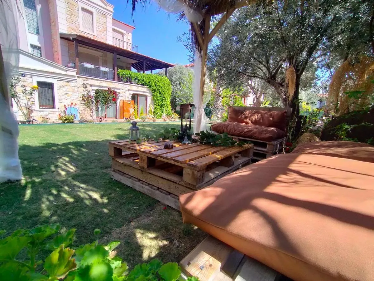 Apartment Foca Elies Rooms & Garden Türkei